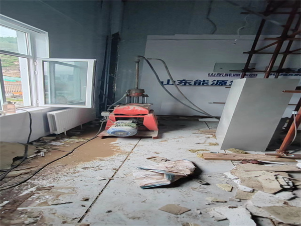 城子河地基基础下沉墙体裂缝加固注浆顶升施工